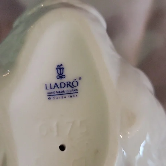 Elegant White Porcelain Swan Figurine. LLADRO - Picture 4 of 5